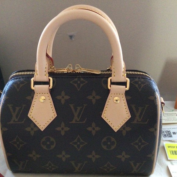 Louis Vuitton Handbags - Louis Vuitton Speedy 20